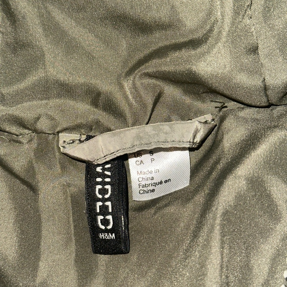 H&M Zip Up Puffer Jacket Woman’s Smaller - Picture 6 of 6